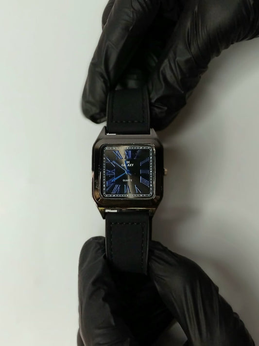 OLD MONEY Leather Strap Magnet Master Lock Watch