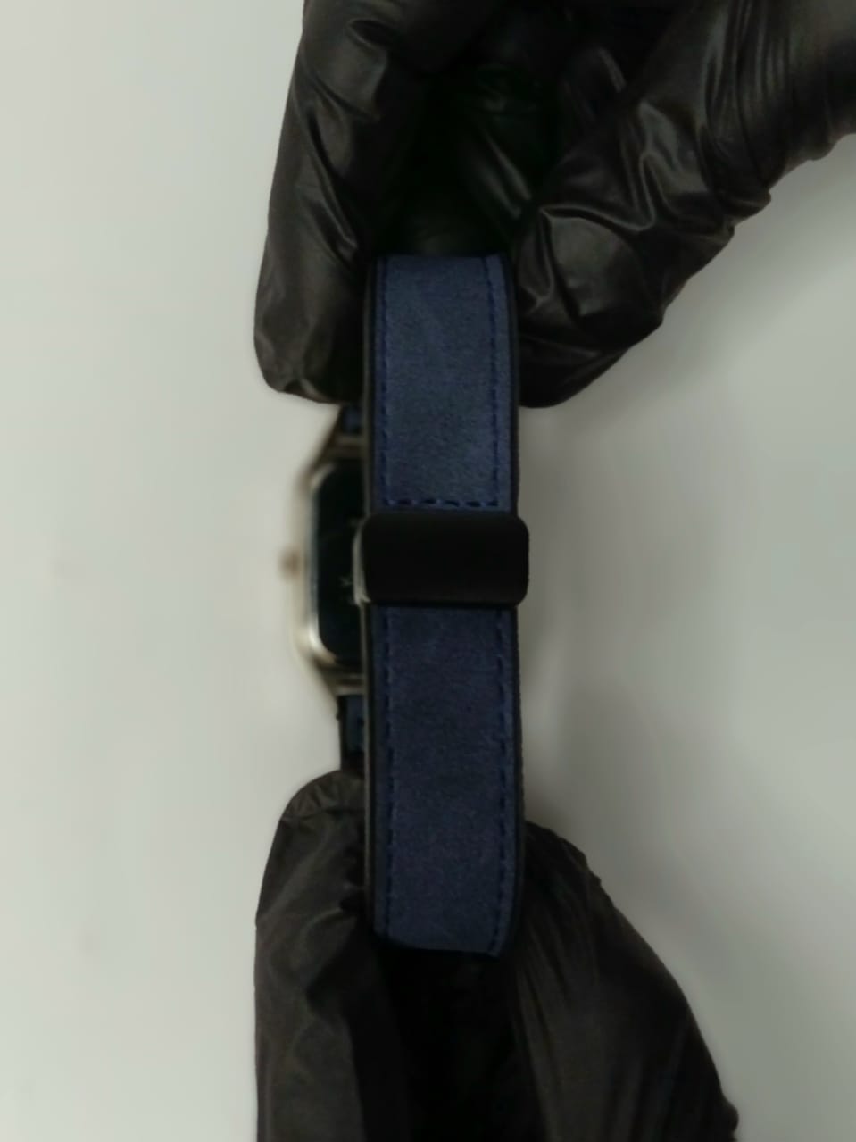 OLD MONEY Leather Strap Magnet Master Lock Watch