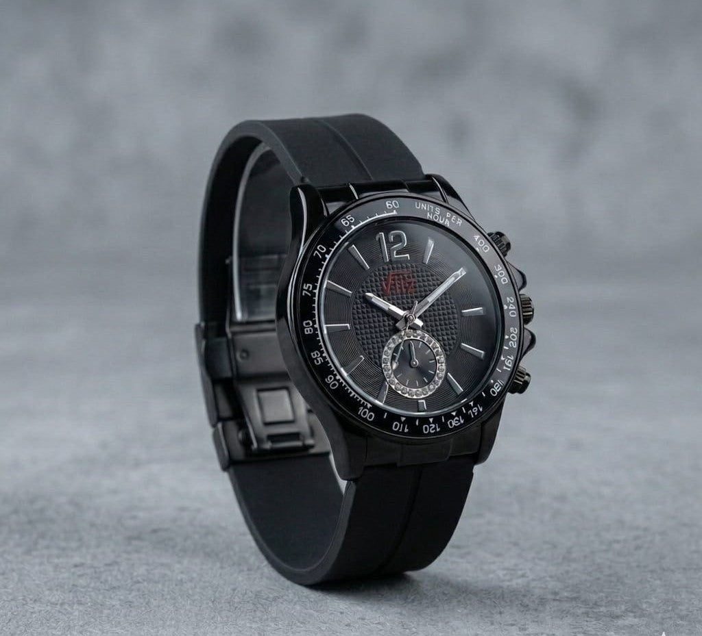Round Dial Rubber Silicone Strap Watch with Magnet Lock